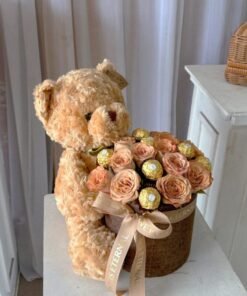 (CS33) FRESH ROSE & ROCHE